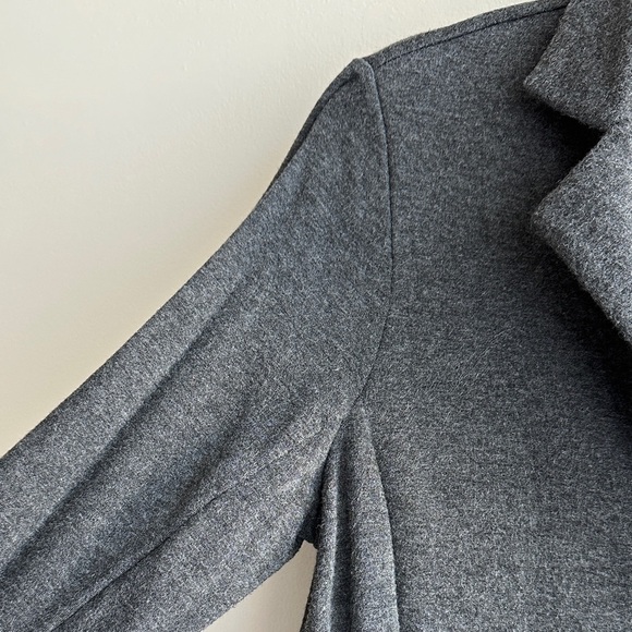 Tahari Dark Grey Stretch Sweatshirt Blazer, Casual Workwear, Size Medium - Picture 7 of 16